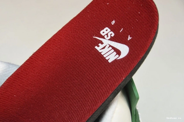 4 Pine DR5415-103 Green SB Jordan Retro    0910